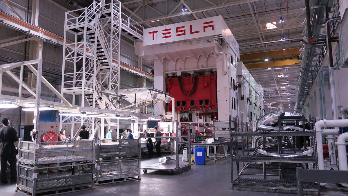 Фото - Илон Маск: излишняя автоматизация Tesla была ошибкой