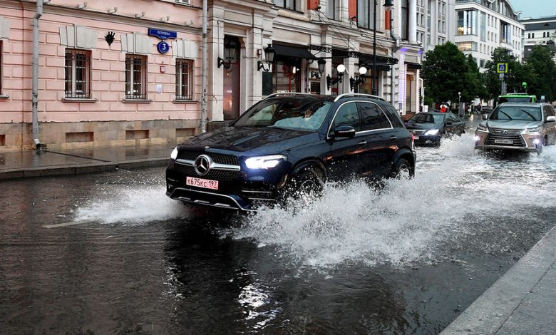 Фото - МЧС Москвы предупредило автомобилистов о надвигающейся грозе