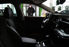 Фото - «Известия»: с начала года стоимость новых автомобилей в РФ выросла почти на 40%