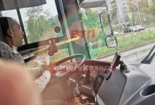 Фото - Пассажиры автобуса в Казани пожаловались на водителя, рассматривавшего женщин