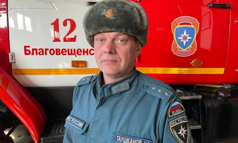Фото - Пожарный в Амурской области остановил неуправляемый погрузчик и спас водителя